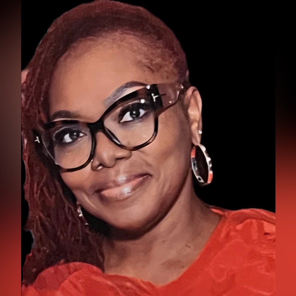 Meet your Posher, Ketura